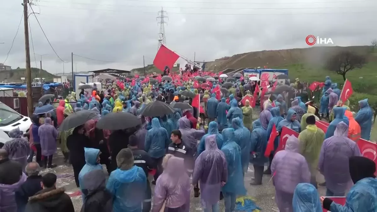 Hataylılar Lütfü Savaş\'a destek için CHP il başkanlığında bir araya geldi