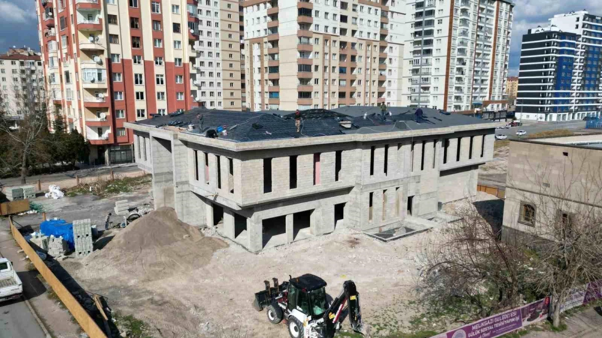 Melikgazi Belediyesi Gülük Mahallesi\'nde Sosyal Tesis İnşaatını Tamamlıyor