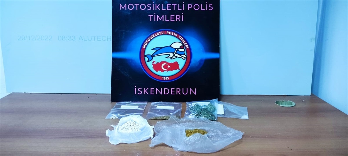 Hatay\'ın İskenderun ilçesinde aranma kaydı bulunan 10 kişi yakalandı