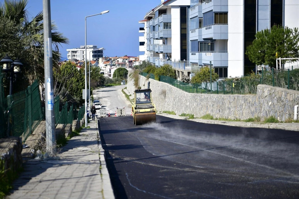 Kuşadası Belediyesi Kadınlar Denizi Mahallesi\'nde Asfalt Çalışmalarına Devam Ediyor