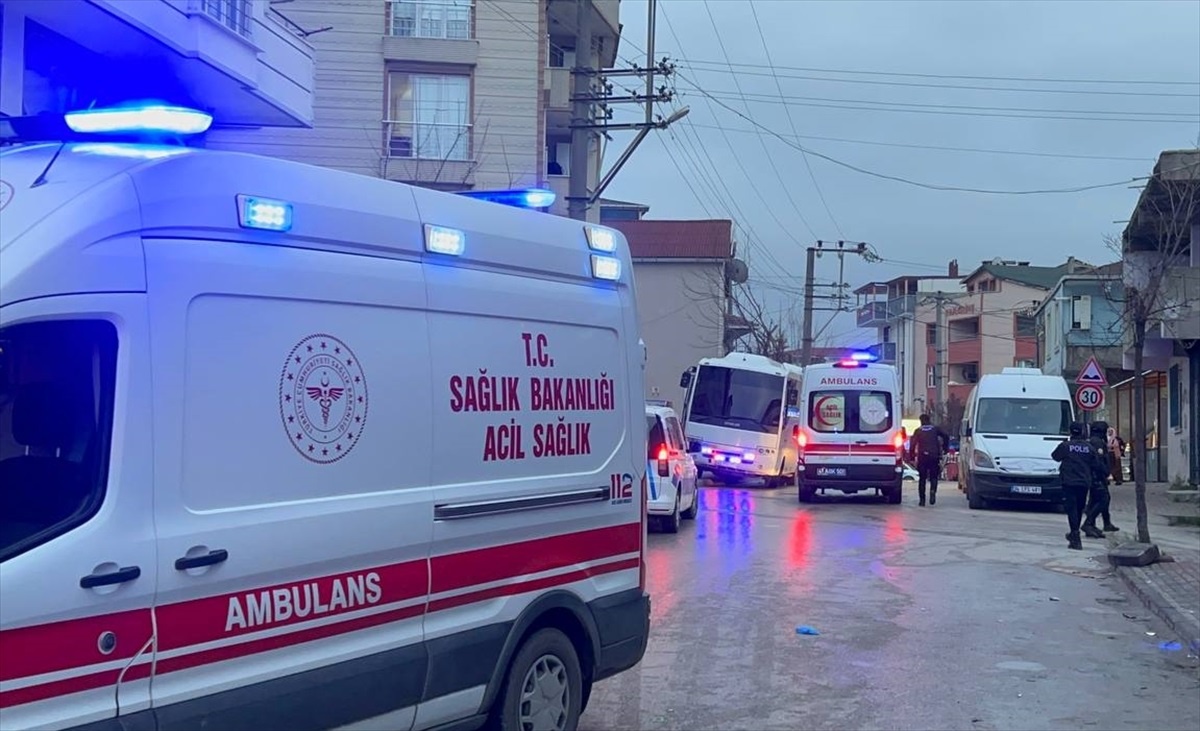 Gebze\'de düğün kavgasında 1 kişi silahla yaralandı, 2 kadın da darbedildi