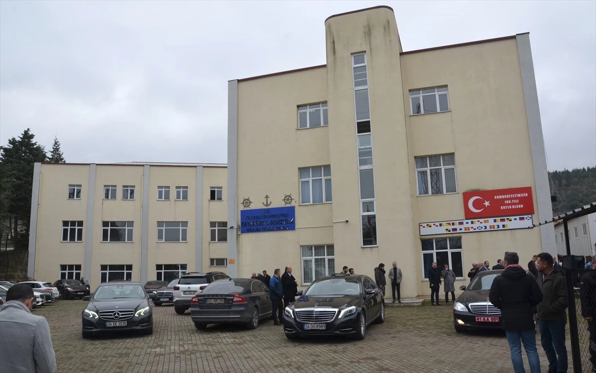 Ulaştırma ve Altyapı Bakan Yardımcısı, Kocaeli Üniversitesi Denizcilik Meslek Yüksekokulu\'nun açılış törenine katıldı