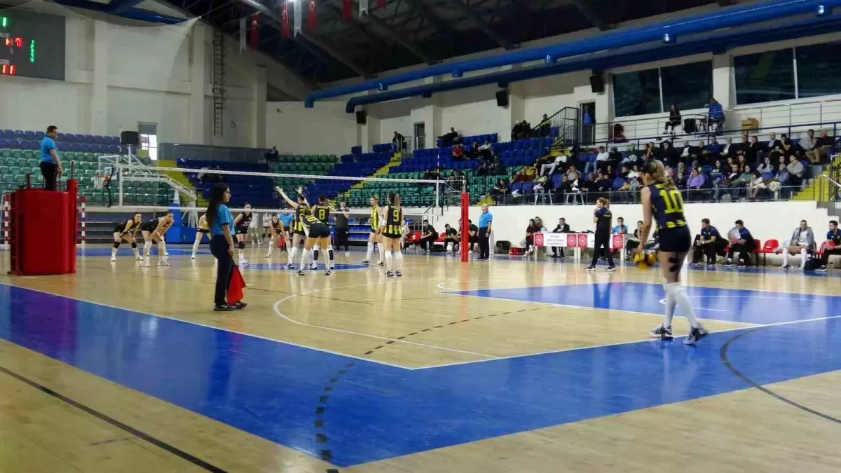 TVF Kadınlar 2. Ligi Çeyrek Finalinde Yarı Final Takımları Belli Oldu