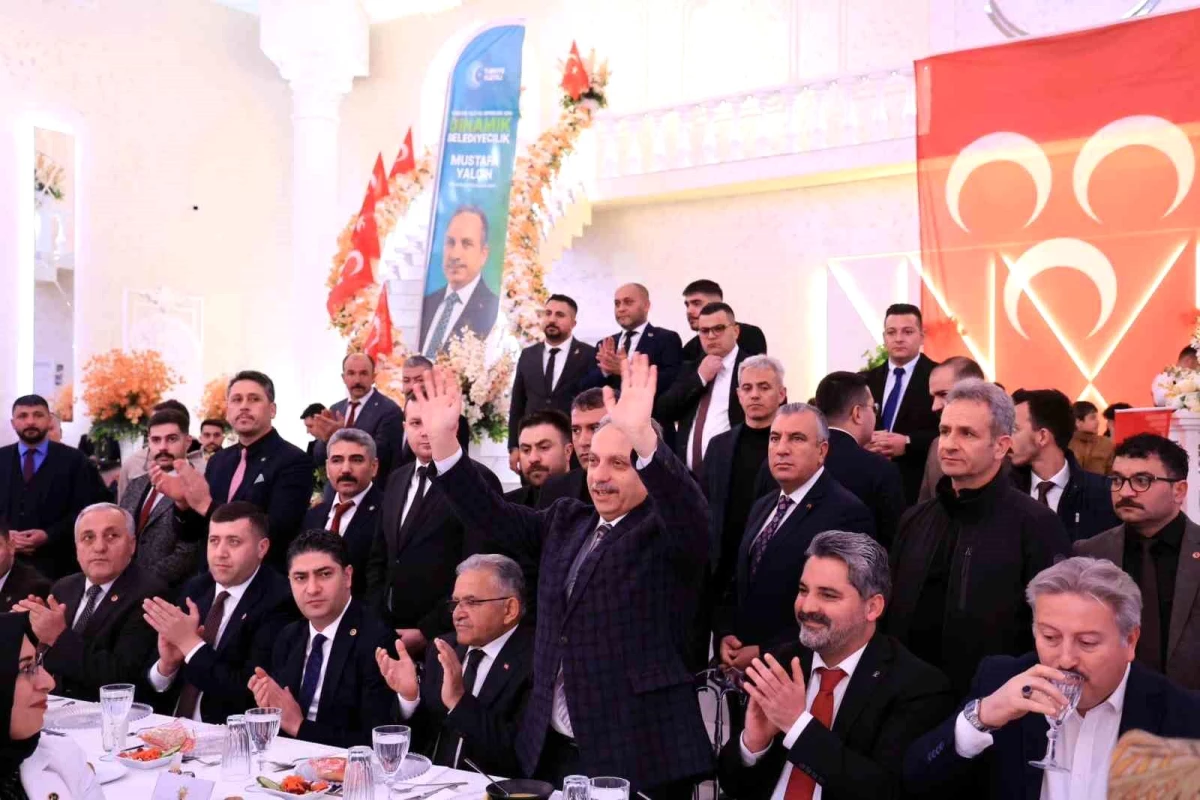MHP Genel Başkan Yardımcısı İsmail Özdemir, Talas Belediye Başkanı Mustafa Yalçın\'ın Hizmetlerini Övdü