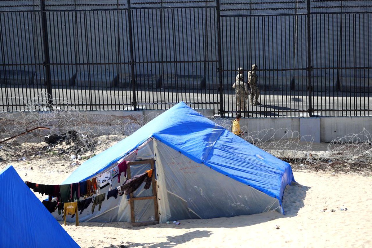 İsrail\'in hedefindeki Refah kentine sığınan Filistinlilerin gergin bekleyişi devam ediyor