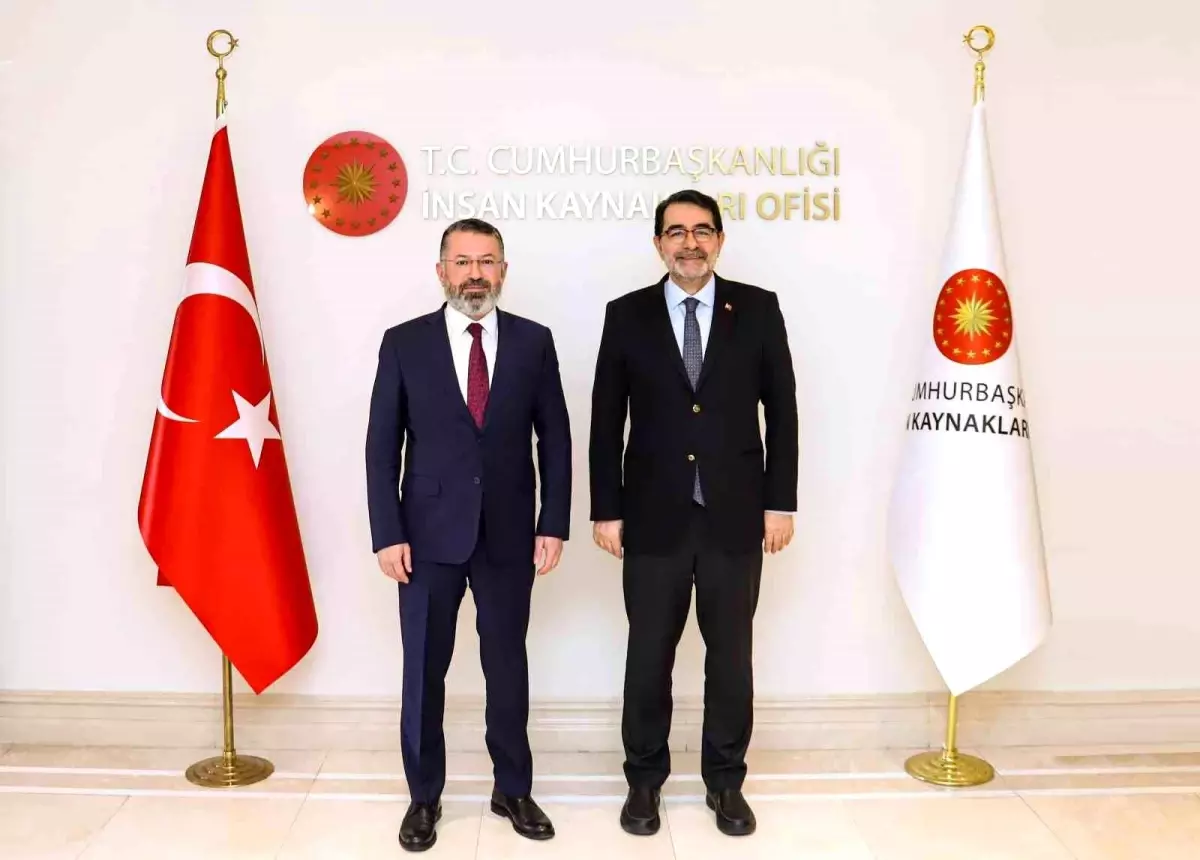 Karabük Üniversitesi Rektörü Prof. Dr. Fatih Kırışık, Cumhurbaşkanlığı İnsan Kaynakları Ofisi Başkanı Doç. Dr. Salim Atay ile iş birlikleri hakkında görüştü