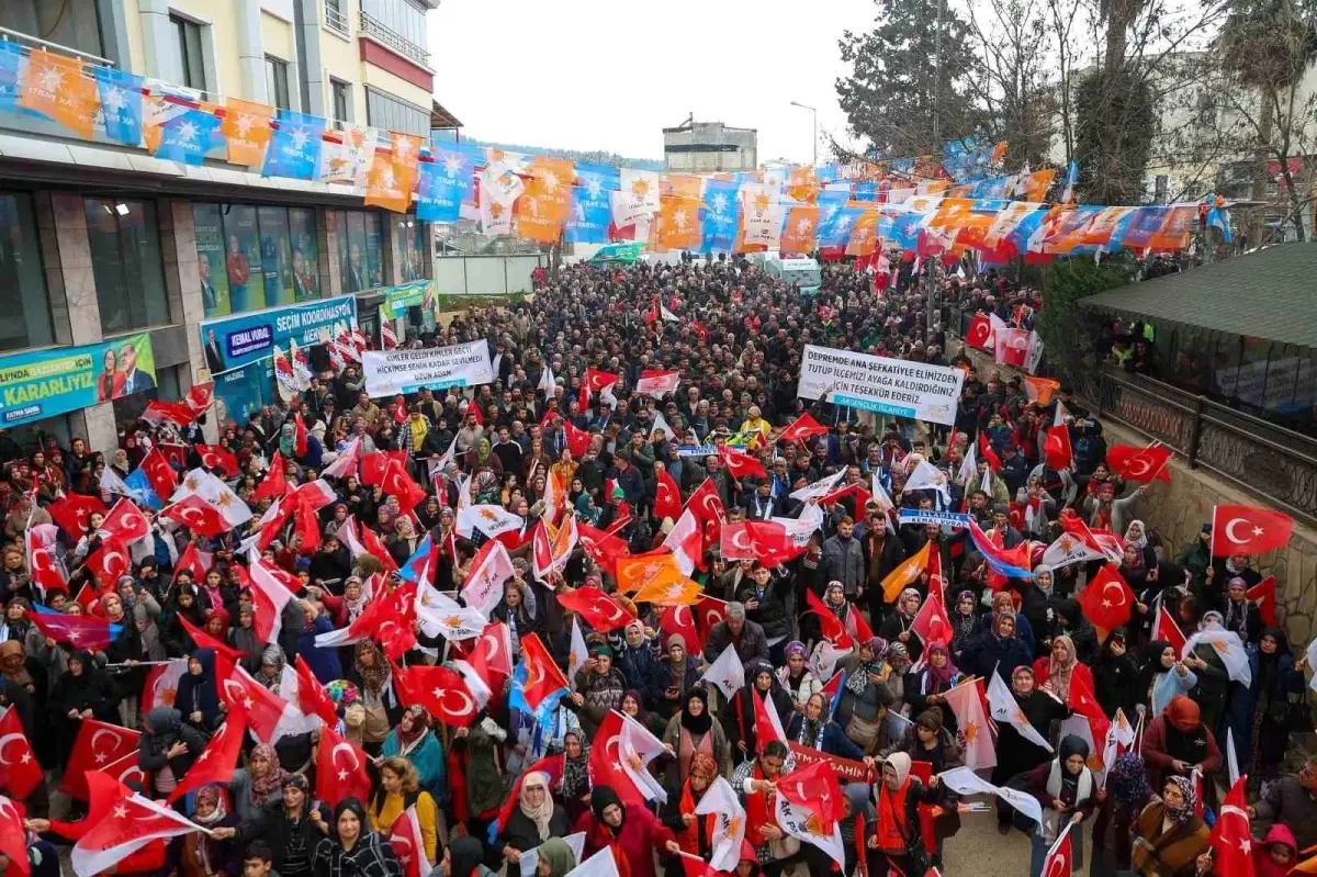 Gaziantep Büyükşehir Belediye Başkanı Fatma Şahin, seçim beyannamesini tanıttı