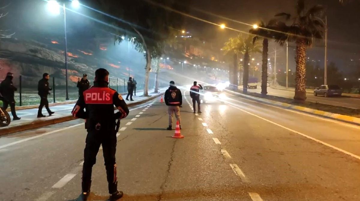 Şanlıurfa\'da 17 şüpheli yakalandı, 9 ruhsatsız tabanca ele geçirildi