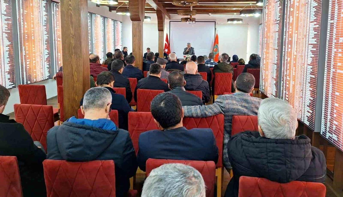 Türkiye Harp Malulü Gaziler Şehit Dul ve Yetimleri Derneği Kütahya Şubesinin 7. olağan genel kurulunda Ahmet Asım Okat yeniden seçildi