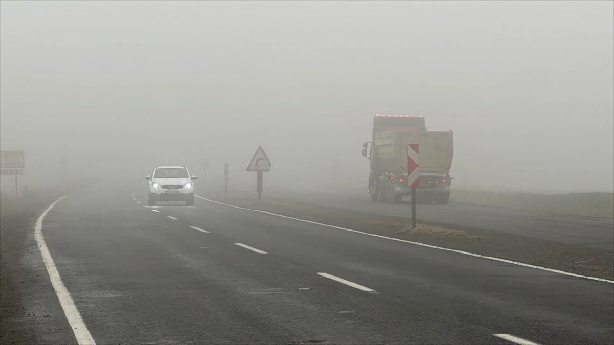 Tekirdağ\'da etkili olan sis görüş mesafesini 50 metrenin altına düşürdü