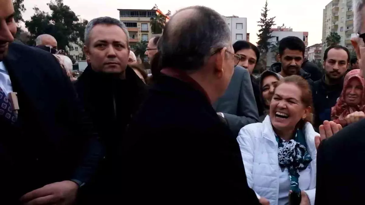 Osmaniye\'de depremde hasar gören sitelerin yerinde dönüşümü müjdelendi