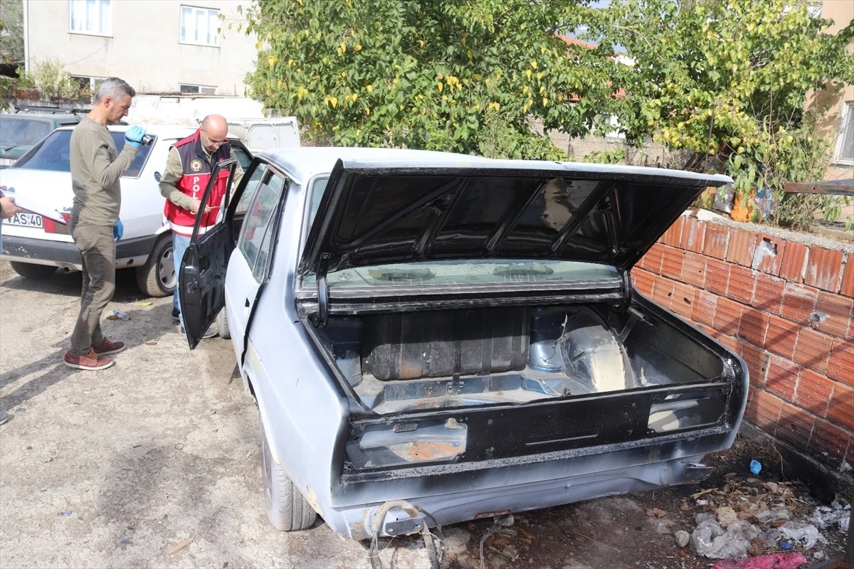 Balıkesir\'de depremzedelerin araçları değiştirilerek satıldı iddiası
