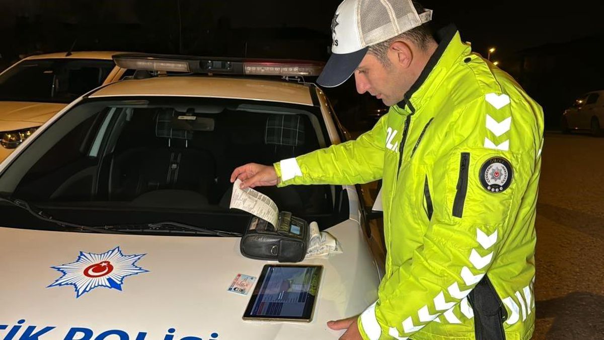 Düzce\'de Trafik Denetiminde Binlerce Araç Kontrol Edildi