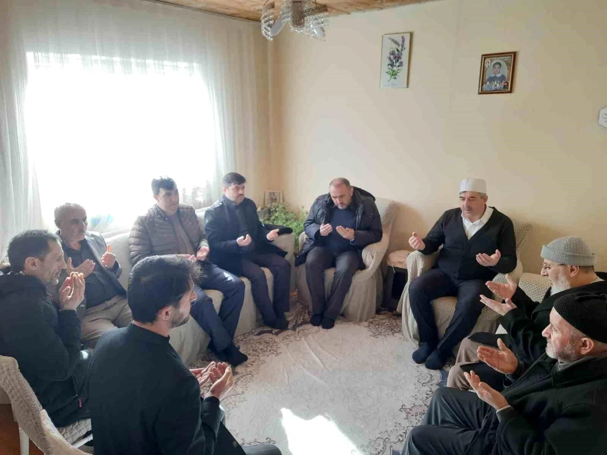 Bölge Kuran Kursu öğreticileri şehit ailesini ziyaret etti