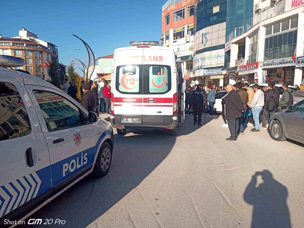 Burdur\'un Gölhisar ilçesinde motosiklet kazası: 2 yaralı