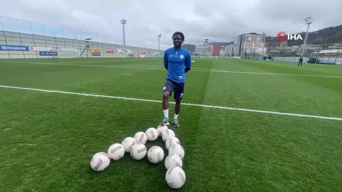 David Akintola: Rizespor\'u üst sıralarda devam ettireceğiz