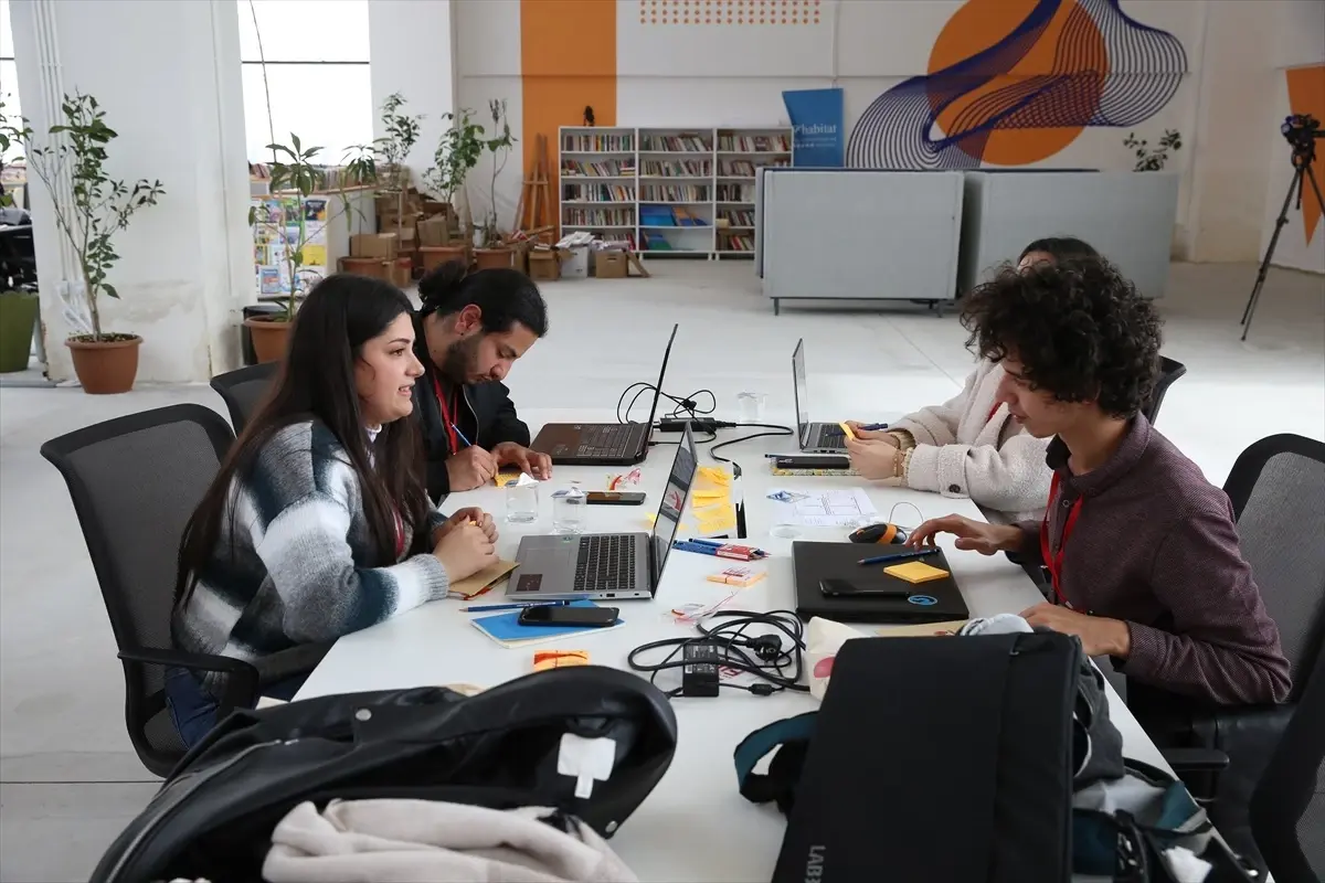 Huawei Türkiye, Habitat Derneği işbirliğinde Afet Yönetimi Teknolojileri Fikir Maratonu düzenledi