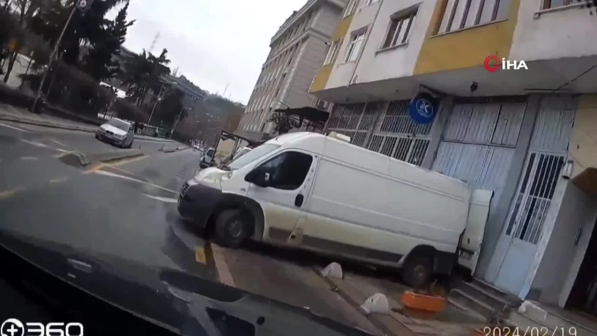 İstanbul\'da selektör tartışması: Kadın sürücüye uyarı yapan sürücüyü eşi tehdit etti