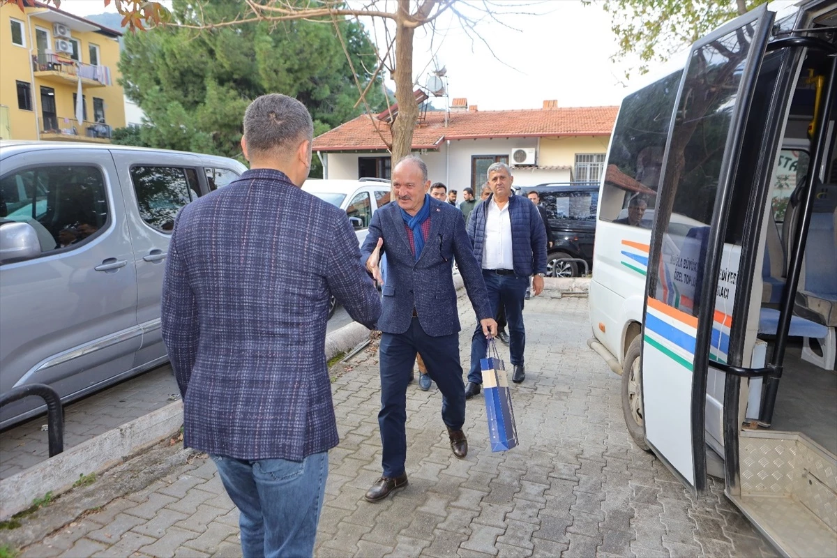 İYİ Parti Fethiye Belediye Başkan Adayı Behçet Saatcı, Toplu Taşıma Kooperatiflerini Ziyaret Etti