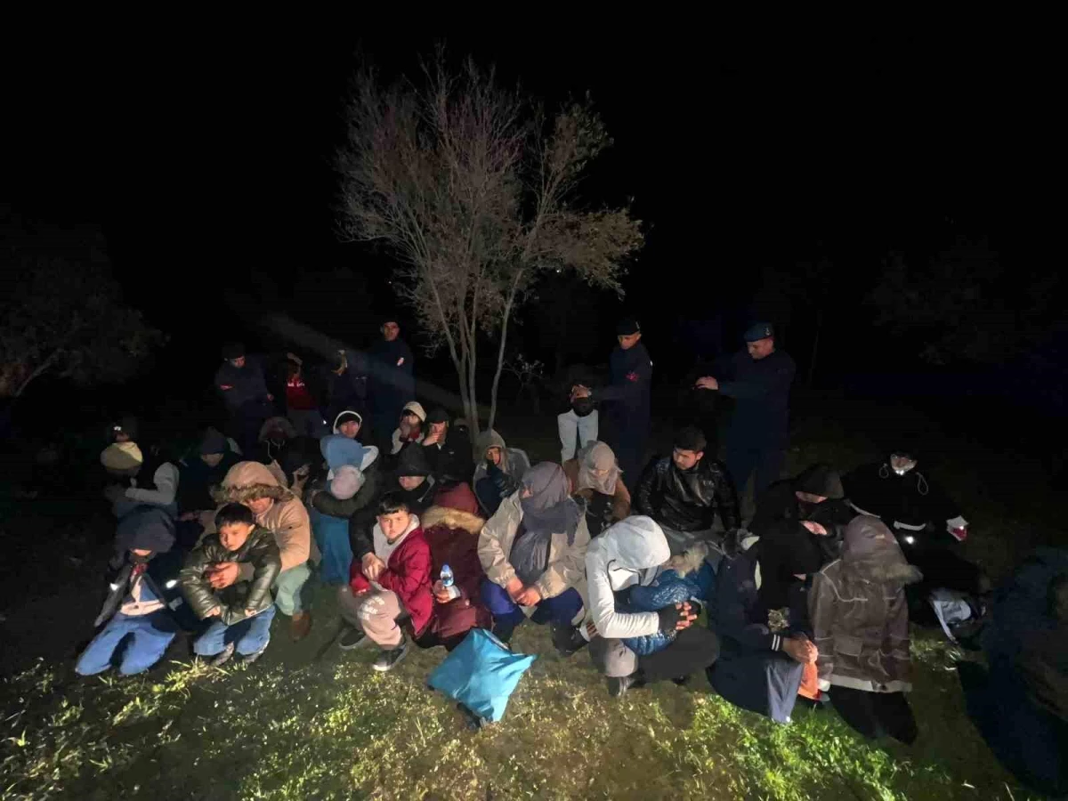 Çeşme\'de göçmen kaçakçıları tutuklandı