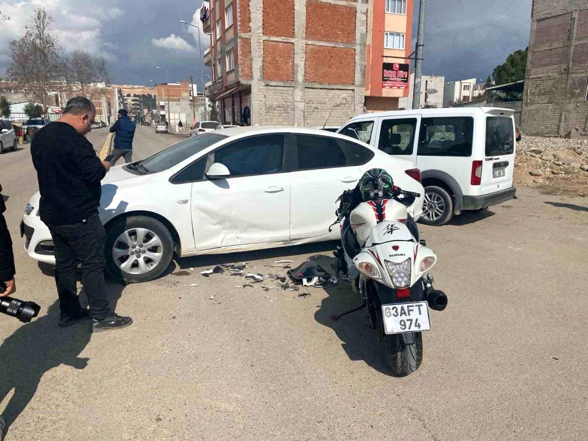 Adıyaman\'da motosiklet ile otomobil çarpışması: 1 kişi yaralandı