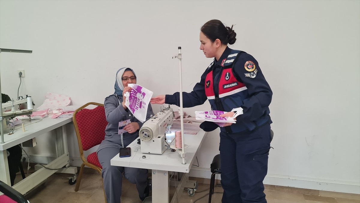 Sivas\'ta Kadın Acil Destek Uygulaması (KADES) Hakkında Bilgilendirme Yapıldı