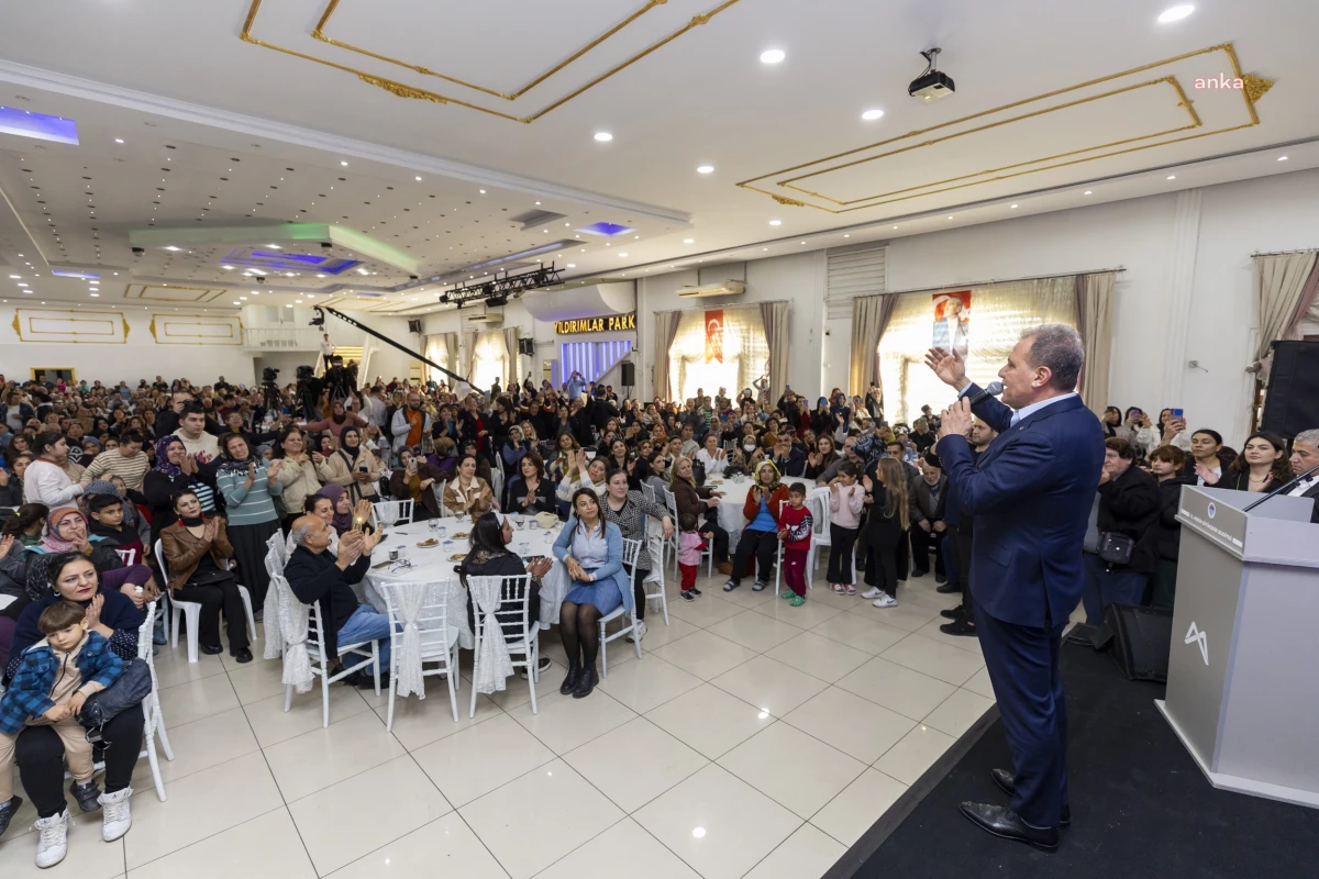 Mersin Büyükşehir Belediye Başkanı Vahap Seçer, \'Veli Buluşması Etkinliği\'nde öğrenci aileleriyle bir araya geldi