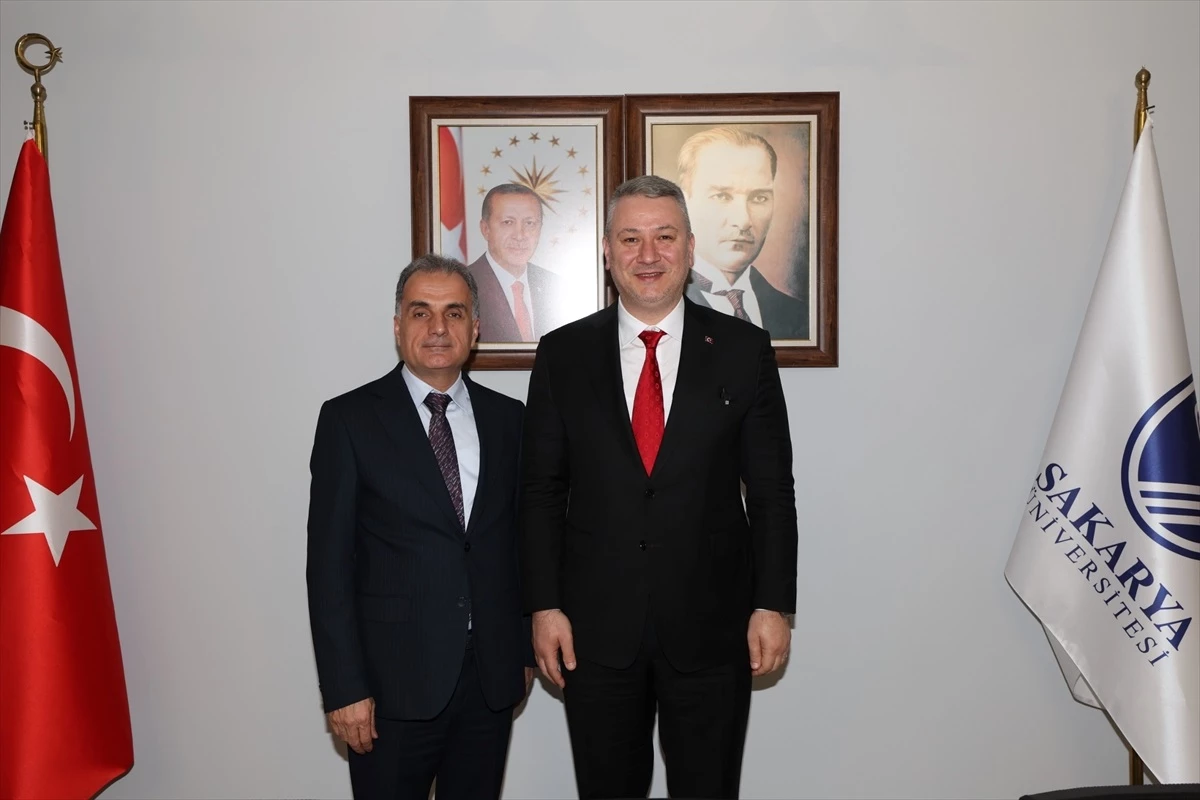 Serdivan Belediye Başkanı Yusuf Alemdar Akyazı\'da esnaf ve vatandaşları ziyaret etti