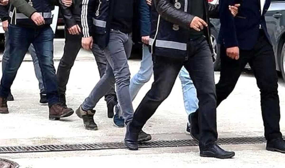 Bilecik\'te aranması olan 4 şahıstan 3\'ü tutuklandı