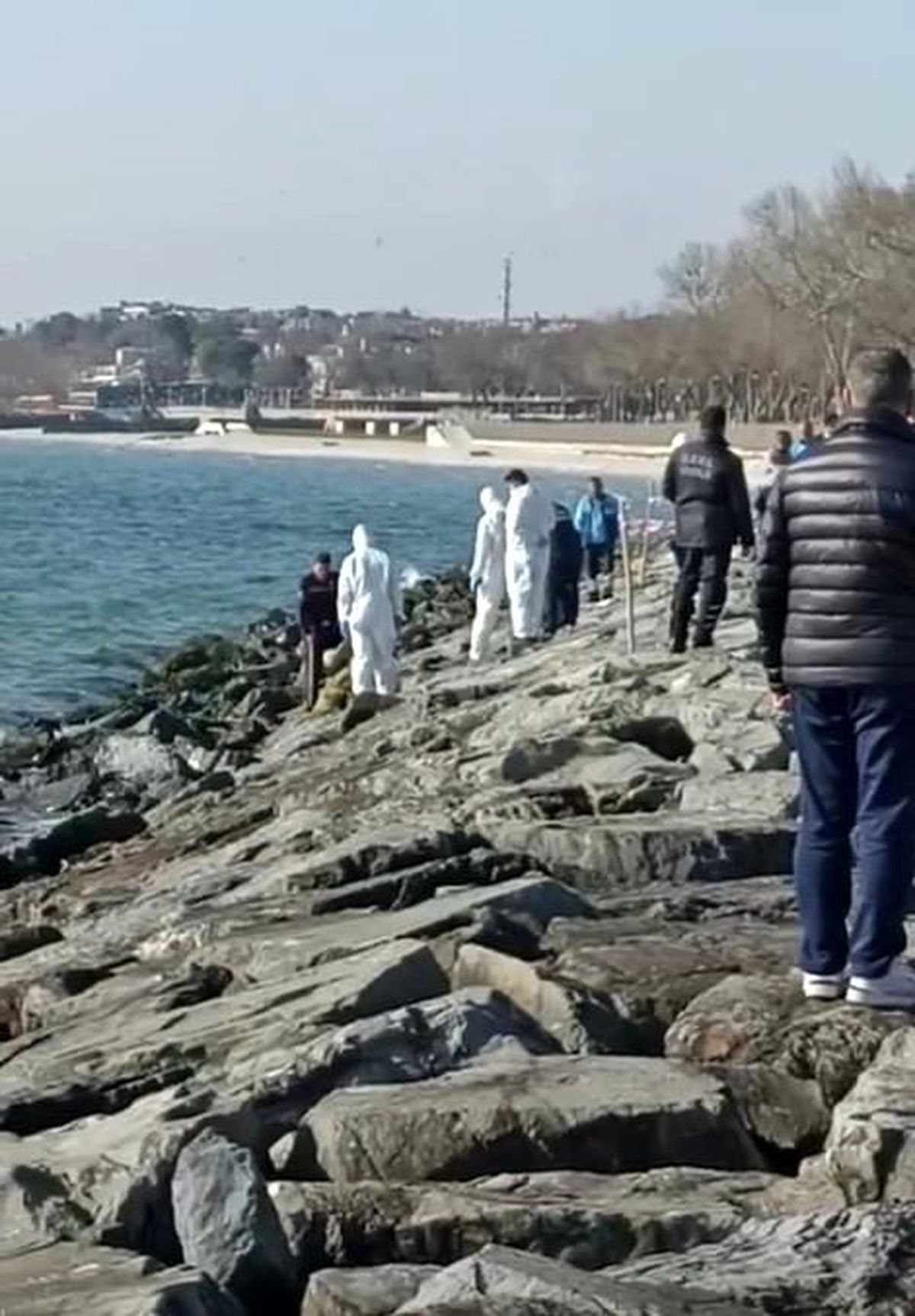 Bakırköy sahilinde vatandaşlar tarafından bir ceset bulundu