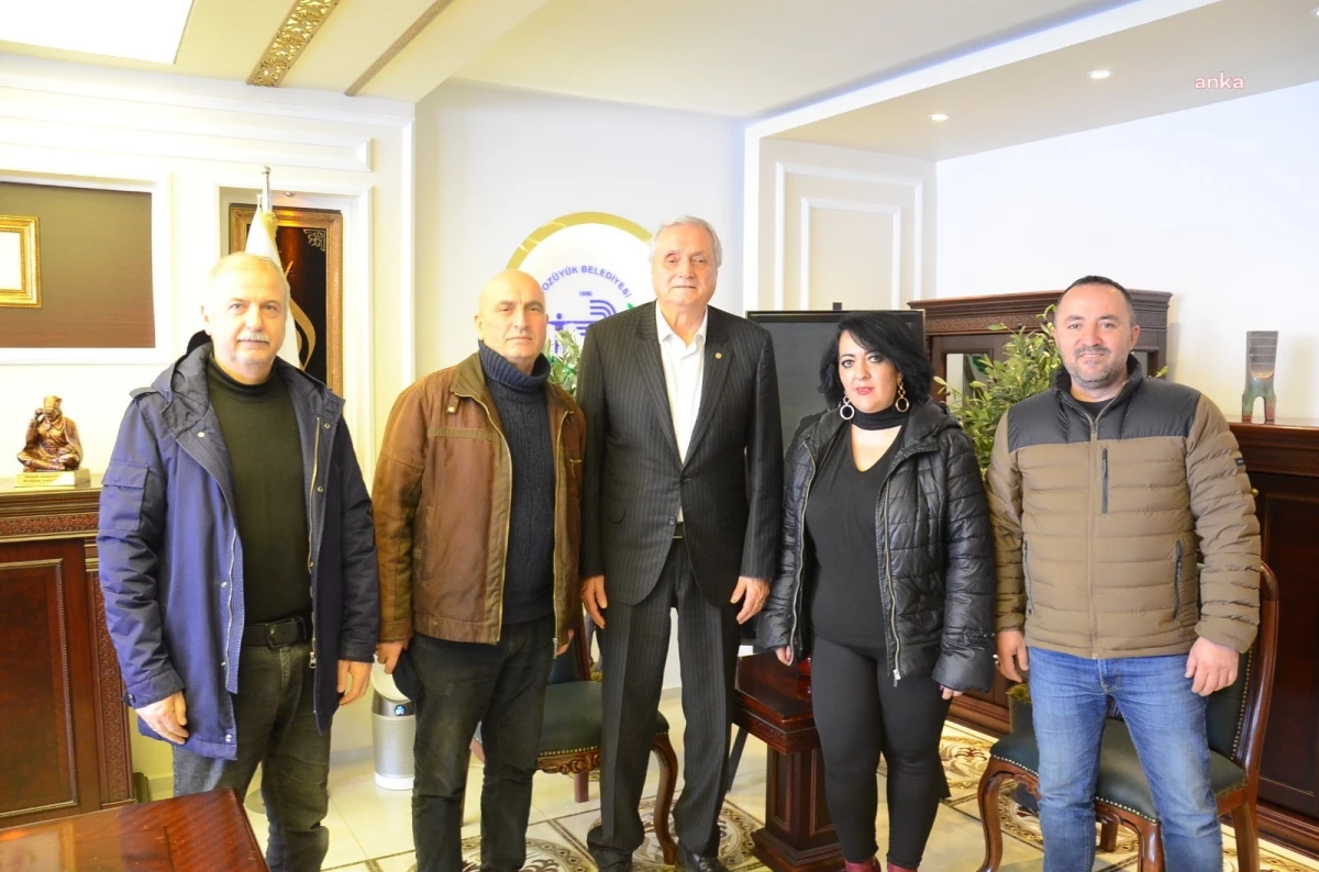 Muhtar adayı Filiz Dal ve aza adayları Bozüyük Belediye Başkanı Bakkalcıoğlu\'nu ziyaret etti