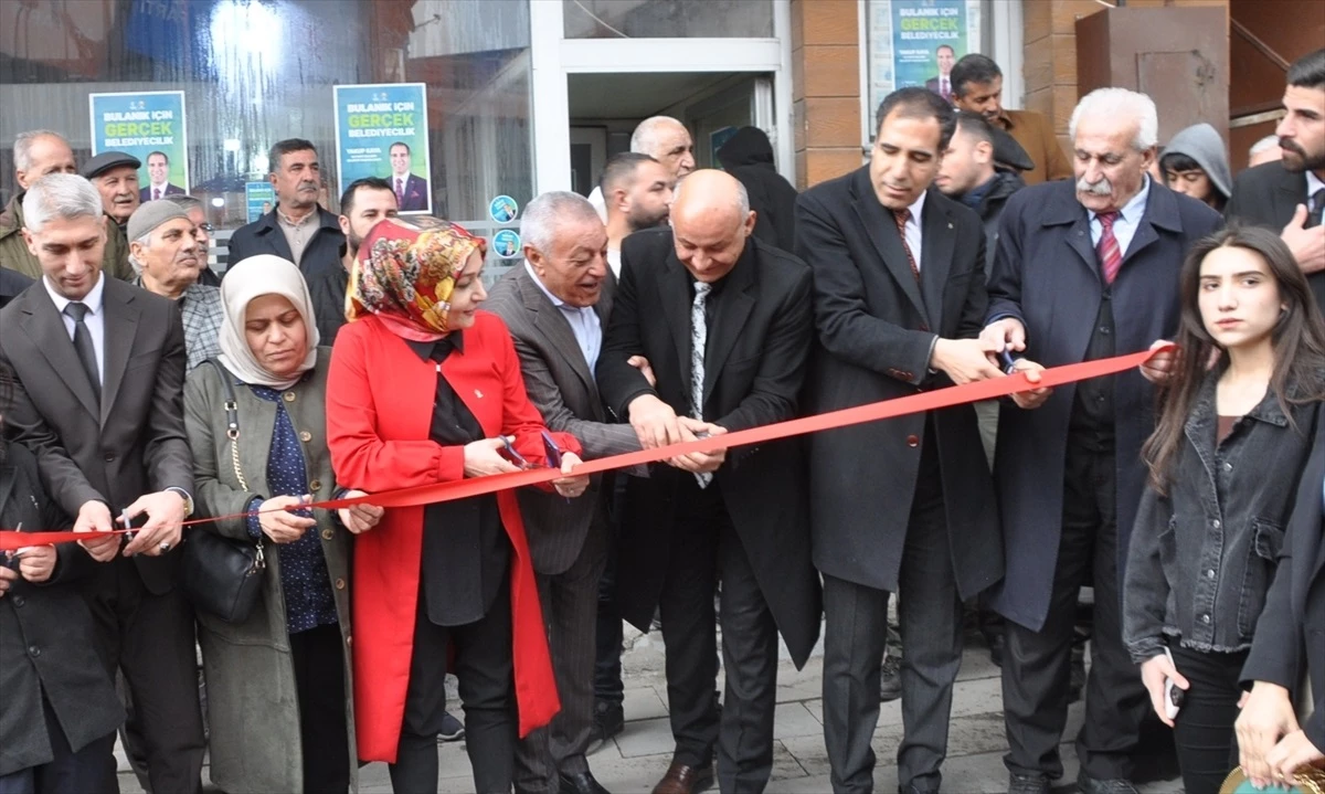 Muş\'un Bulanık ilçesinde AK Parti seçim bürosu açıldı