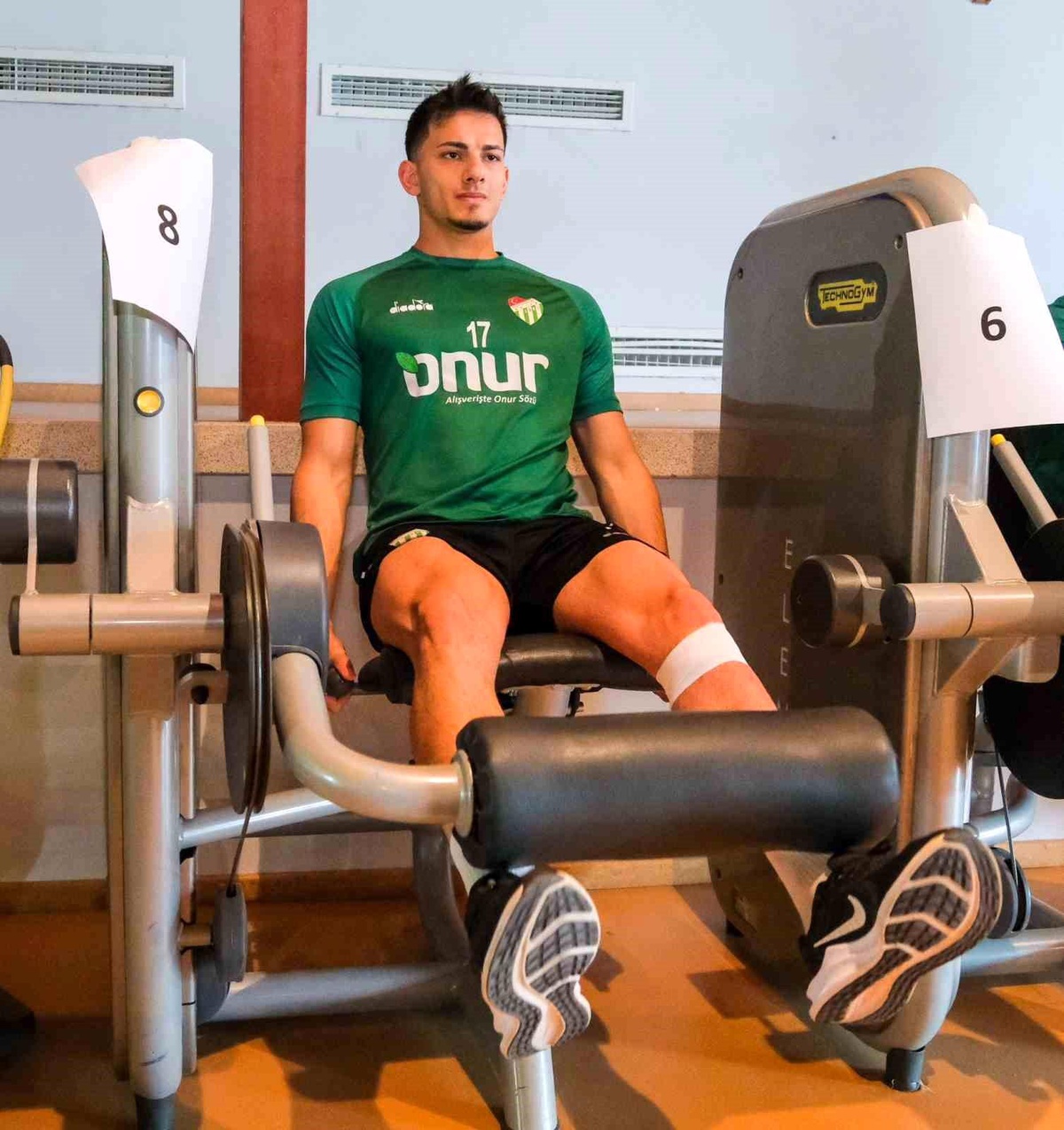 Bursaspor, antrenmanda kuvvet çalışması yaptı