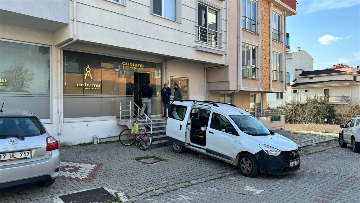 Çanakkale\'de 1 Ton Sahte İçki Ele Geçirildi, 2 Şüpheli Gözaltına Alındı
