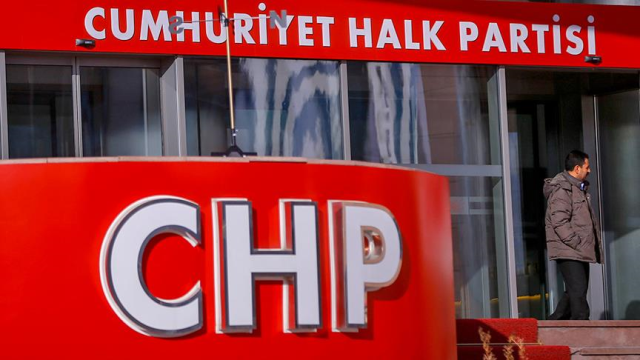 CHP'li 2 belediye başkan adayı seçim yarışından son dakikada çekildi