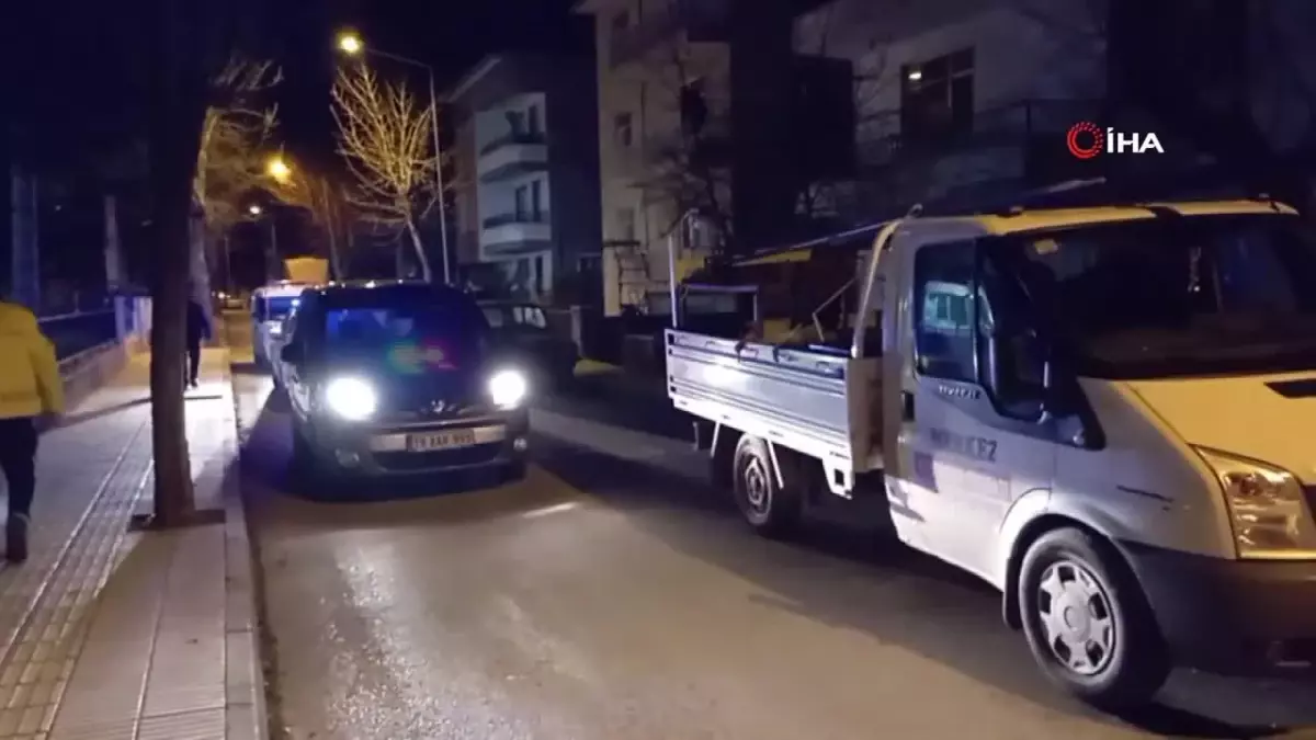 Çocuklarının kavgasını ayırmak isteyen baba bıçaklanarak yaralandı