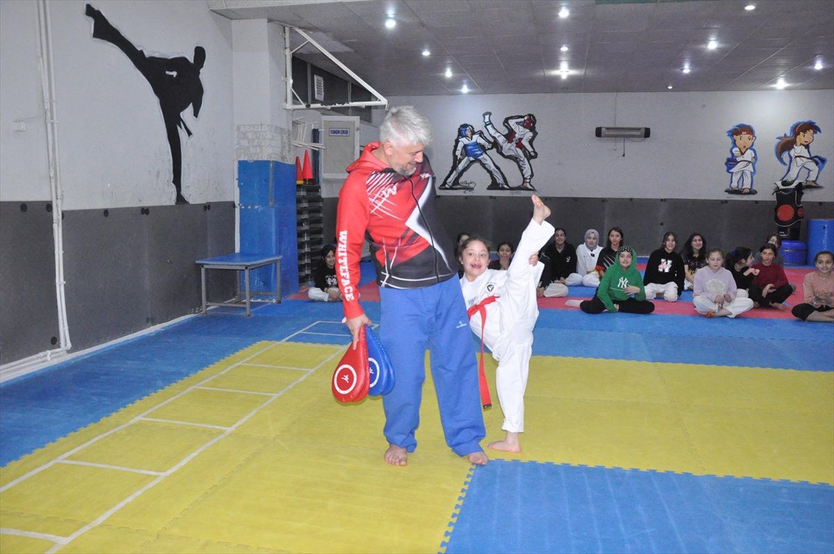 Down Sendromlu Kız, Tekvando Sayesinde Öz Güvenini Artırdı