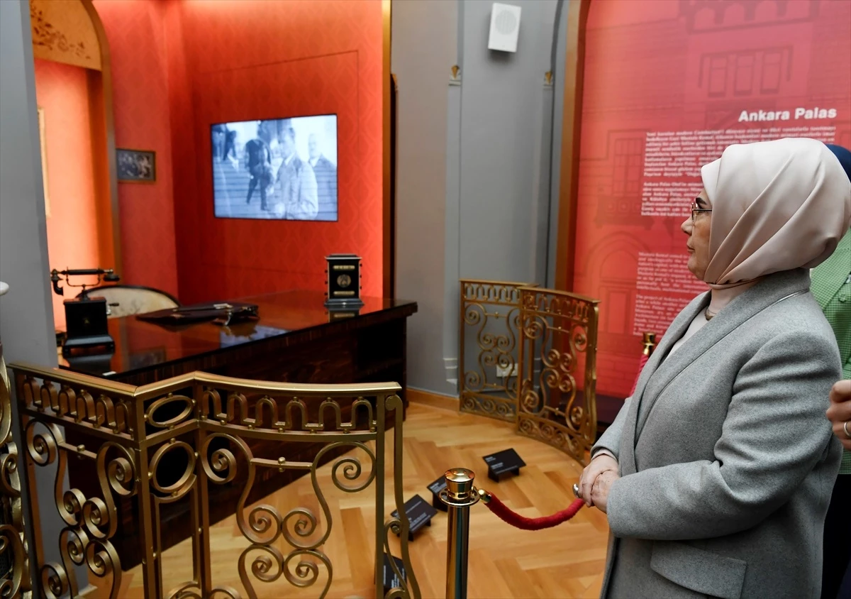 Emine Erdoğan, Ankara\'nın tarihi yapılarından Ankara Palas Müzesi\'ni ziyaret etti