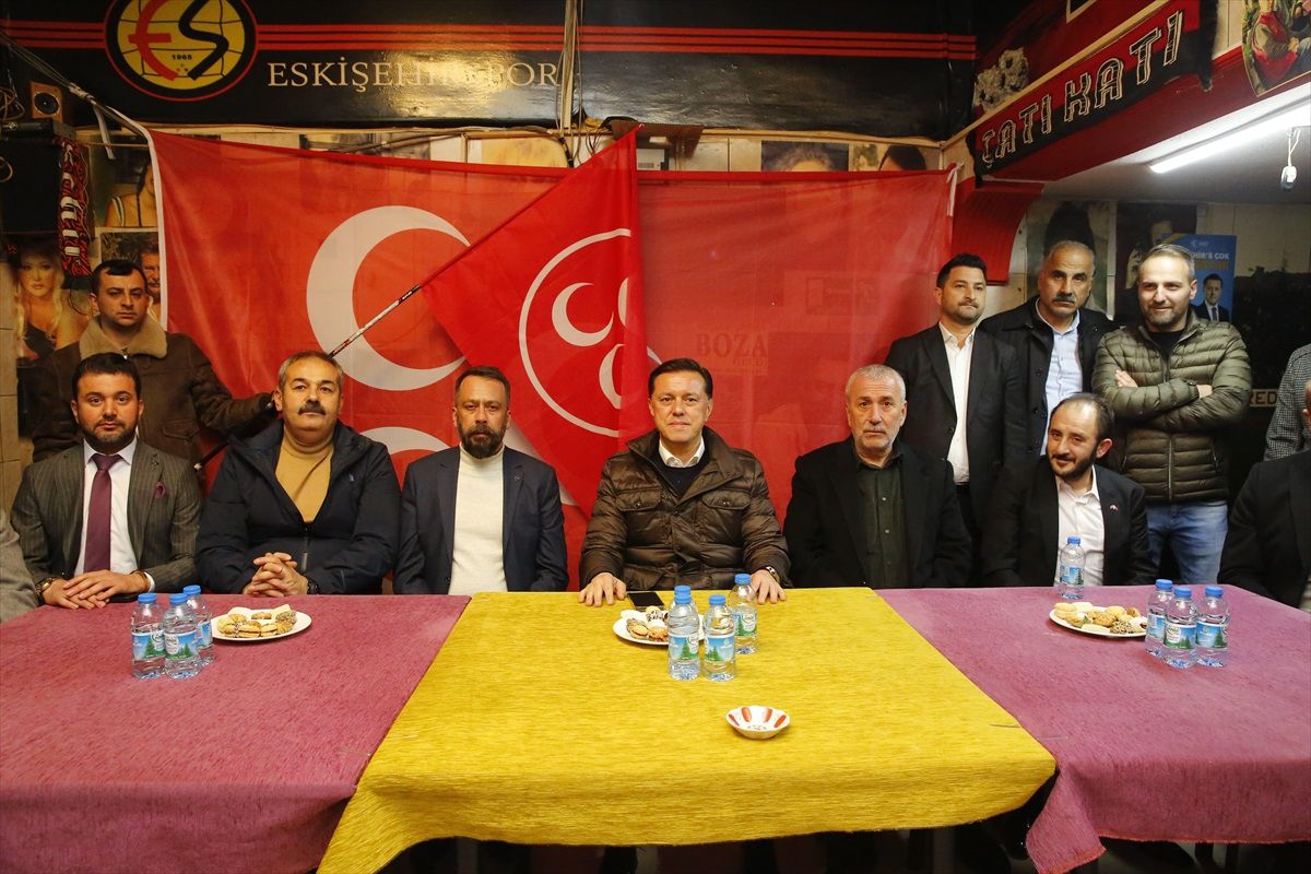 AK Parti Eskişehir Büyükşehir Belediye Başkan Adayı Nebi Hatipoğlu, Hava İkmal çalışanları ve Minibüsçüler Odası\'nı ziyaret etti