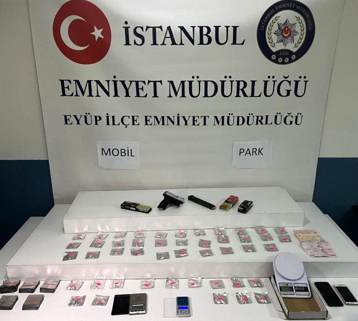 Eyüpsultan\'da Torbacılara Operasyon: 87,58 Gram Uyuşturucu Ele Geçirildi