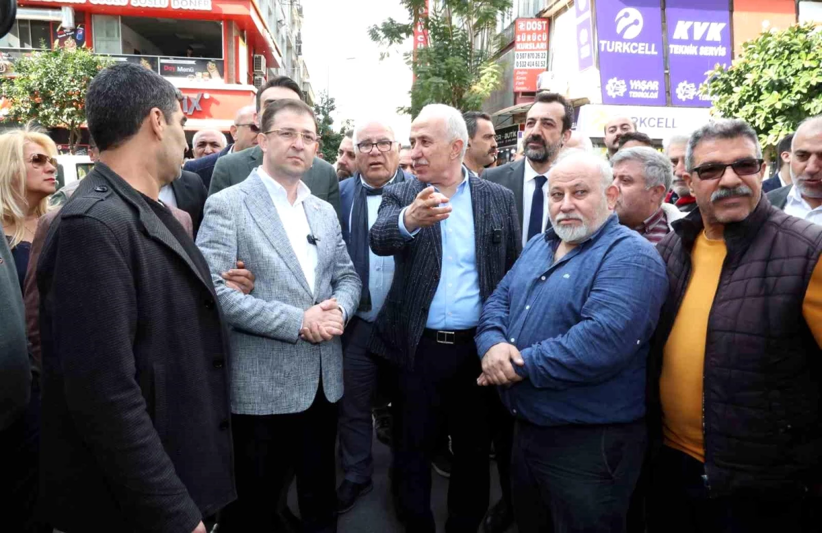 Akdeniz Belediye Başkanı Mustafa Gültak, esnafla buluştu