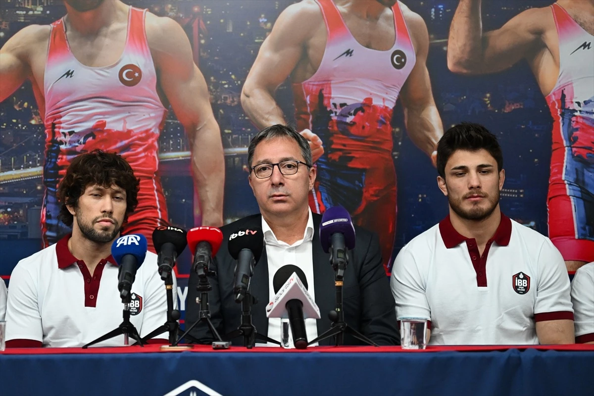 İstanbul Büyükşehir Belediyespor Kulübü, Avrupa Güreş Şampiyonası\'nda Madalya Kazanan Sporcuları İçin Basın Toplantısı Düzenledi