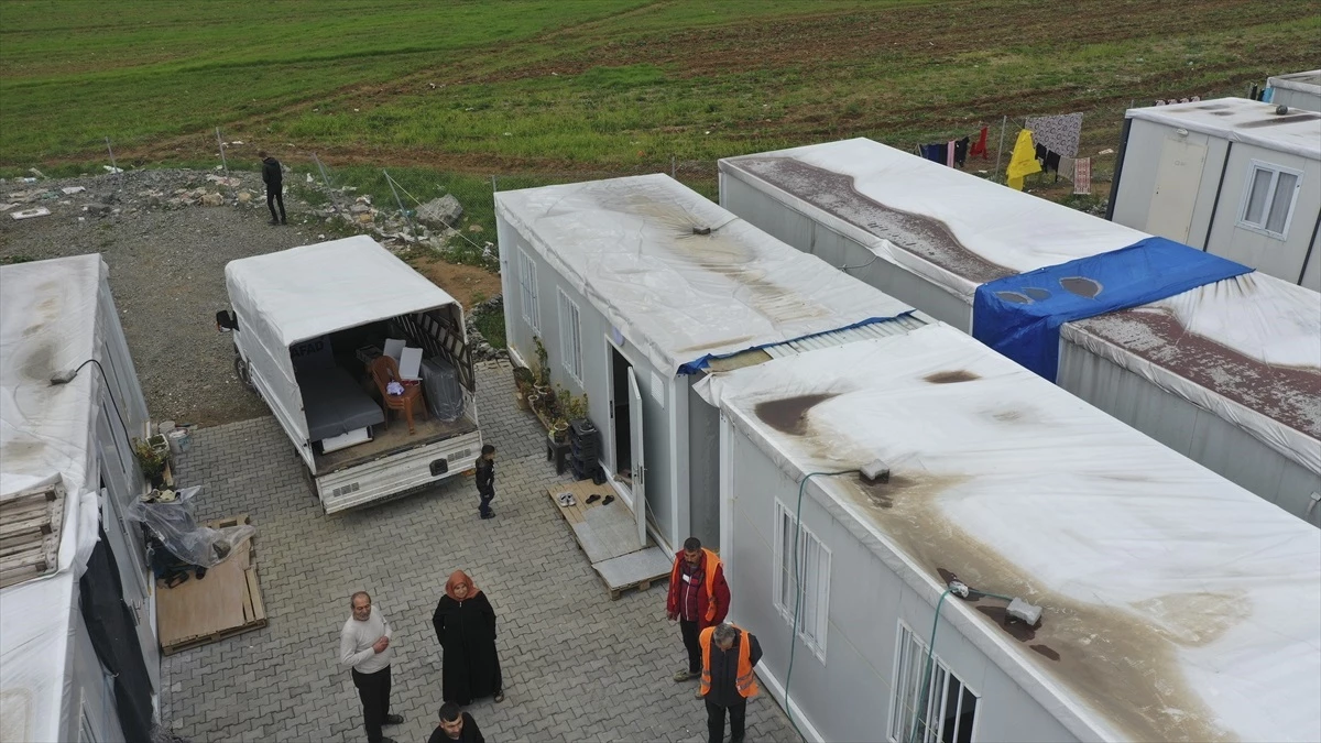 Gaziantep İslahiye\'deki depremzedeler için TOKİ tarafından yapılan konutlara ilk aile yerleşti