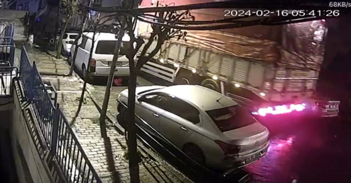 Şişli\'de Kamyonun Çarptığı Araçlar 1 Milyon Liralık Zarara Yol Açtı