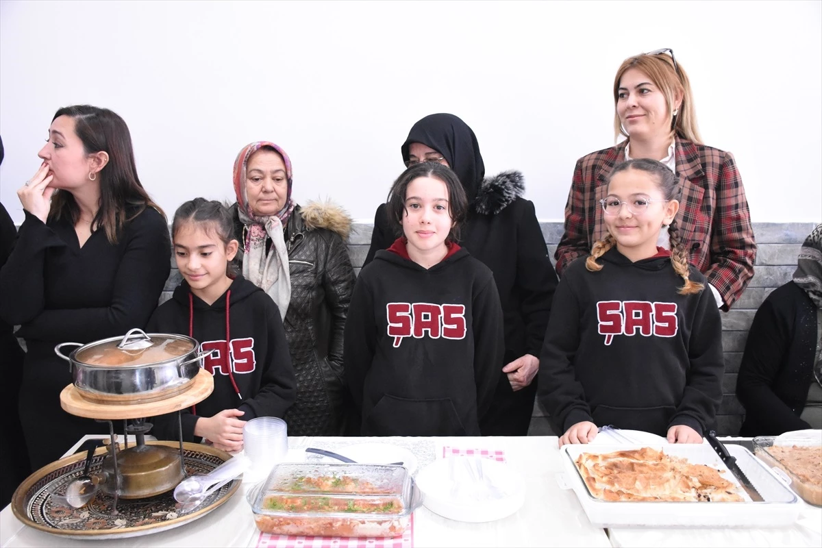 Karaman\'da Unutulmaya Yüz Tutmuş Geleneksel Yemekler Sergilendi