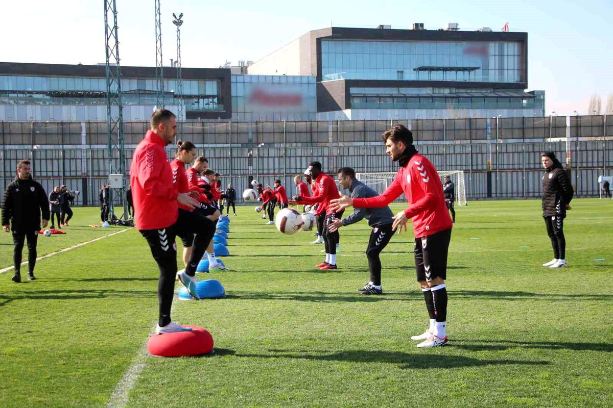 Samsunspor\'un Lubo Satka: Ana hedefimiz ligde kalmak