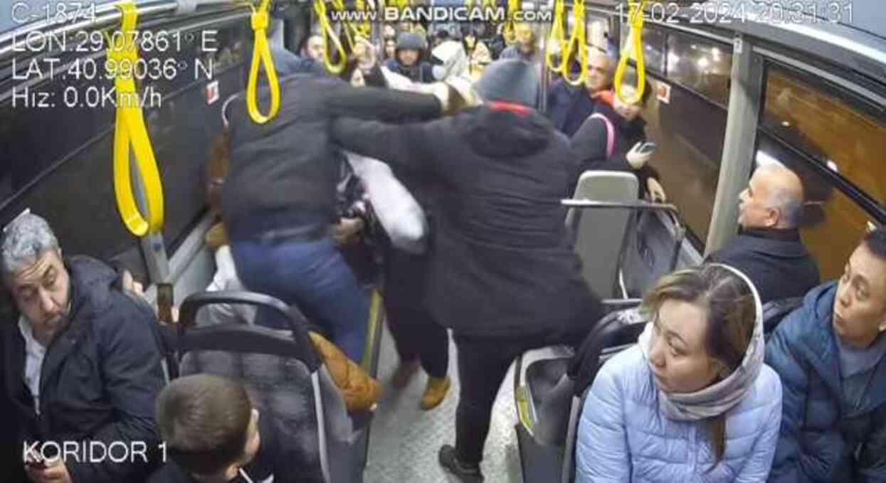 Otobüste yer isteyen kadına yumruk atan saldırgan serbest kaldı: Bir anlık öfkeyle oldu, pişmanım Otobüste yer isteyen kadına yumruk atan saldırgan serbest kaldı: Bir anlık öfkeyle oldu, pişmanım