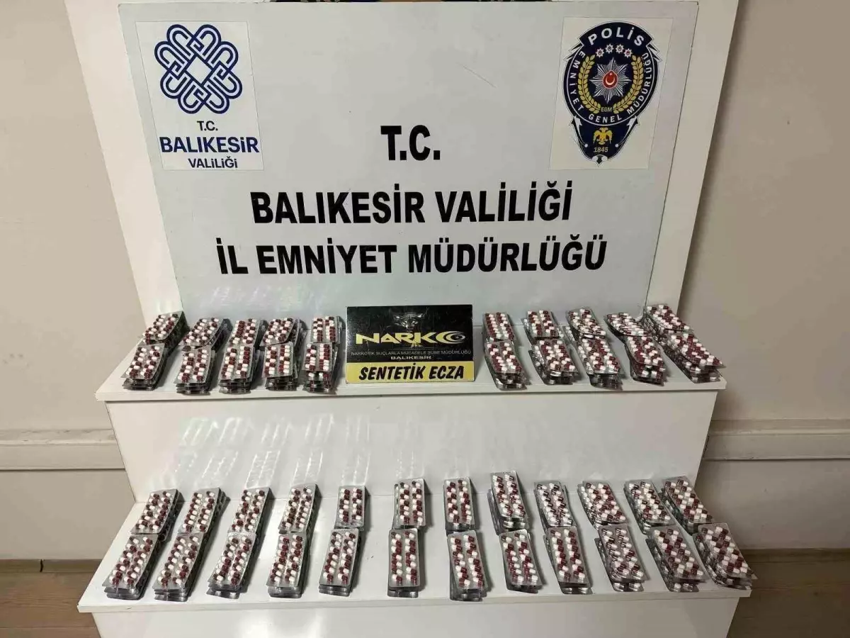 Balıkesir\'de 2 bin 767 adet sentetik ecza hapı ele geçirildi