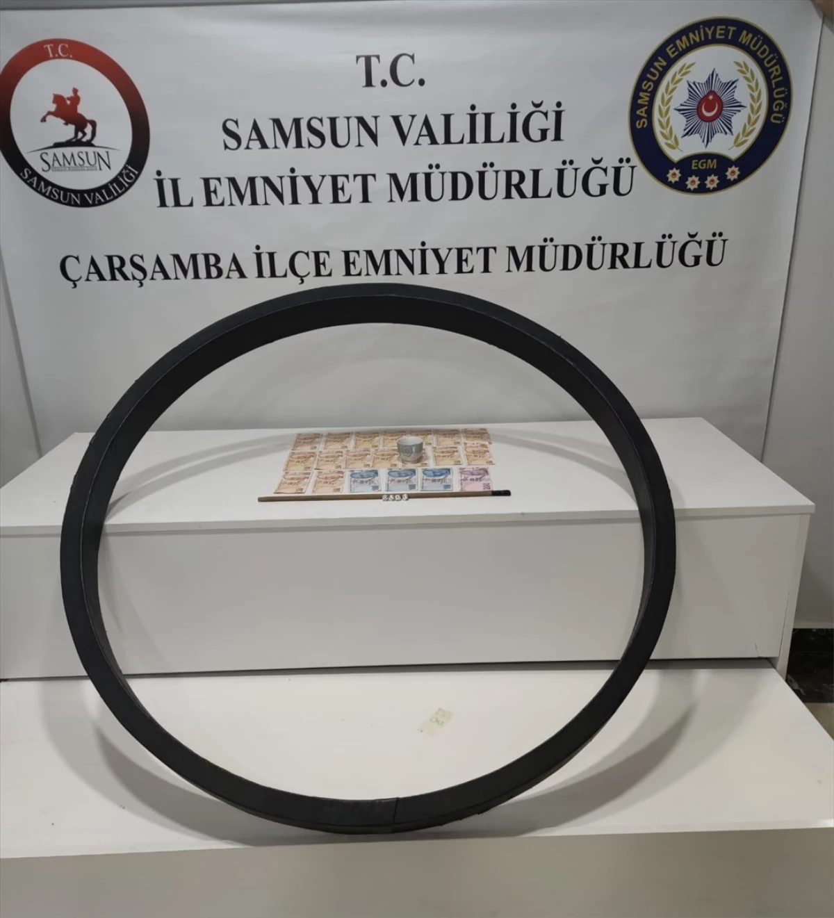 Samsun\'da Narkotik Uygulaması: 8 Araça Cezai İşlem Uygulandı, Kumar Oynatılan İş Yerine Baskın