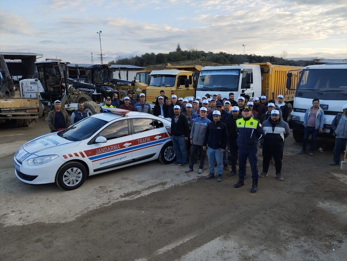 Antalya Serik\'te Belediye Personeline Trafik Eğitimi Verildi
